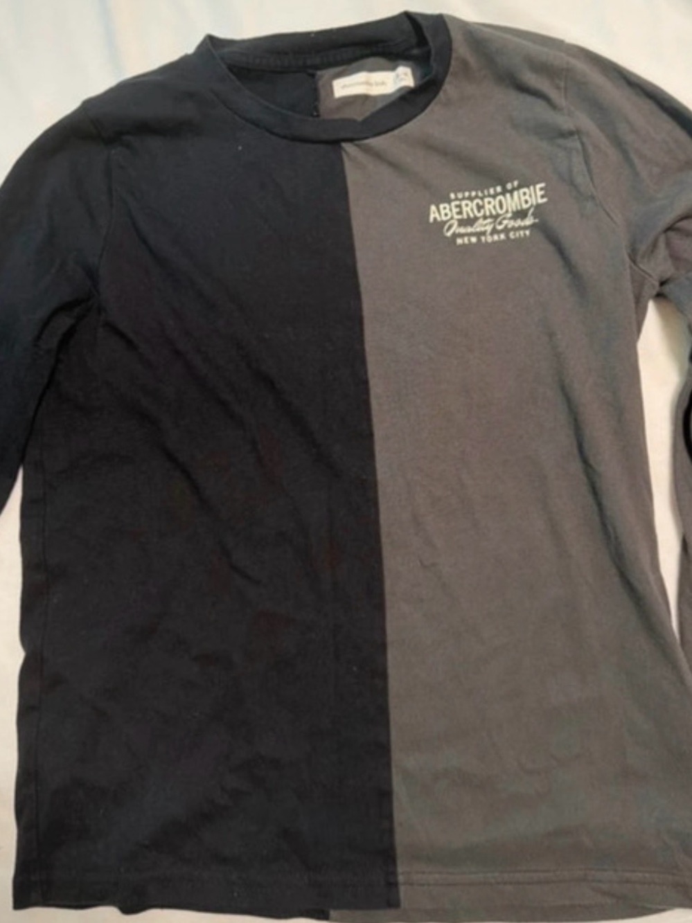 Abercrombie & Fitch Black and Gray Split Long-Sleeve Tee youth/Kids Size 12/14-M